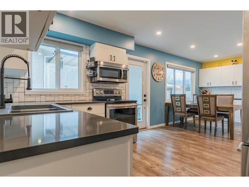 3690 Carnation Drive, Trail, BC - Indoor Photo Showing Other Room