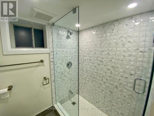 6 - 347 Northcliffe Boulevard, Toronto, ON - Indoor Photo Showing Bathroom