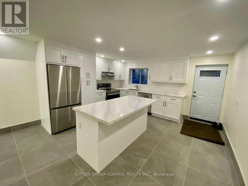 6 - 347 Northcliffe Boulevard, Toronto, ON - Indoor Photo Showing Kitchen