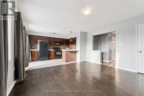 4 - 71 Garth Massey Drive, Cambridge, ON - Indoor Photo Showing Kitchen