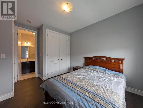 230 Paradelle Drive, Richmond Hill, ON - Indoor Photo Showing Bedroom