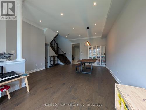 230 Paradelle Drive, Richmond Hill, ON - Indoor Photo Showing Other Room