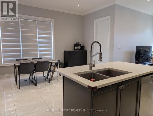 230 Paradelle Drive, Richmond Hill, ON - Indoor Photo Showing Kitchen With Double Sink
