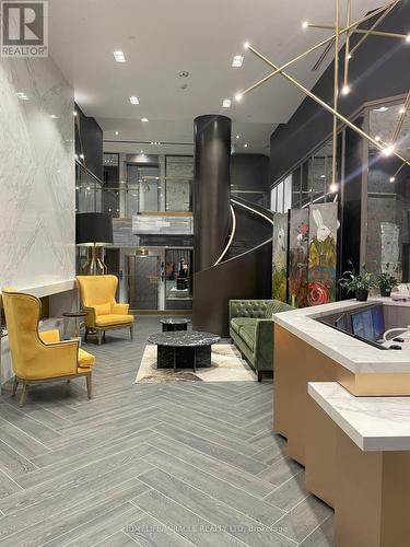 331 - 395 Dundas Street, Oakville, ON - Indoor Photo Showing Other Room