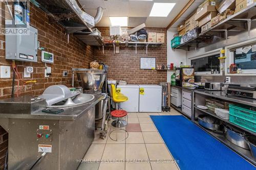 2855 Derry Road E, Mississauga, ON 