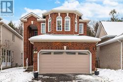 35 MARKWOOD CRESCENT  Whitby, ON L1R 2S3