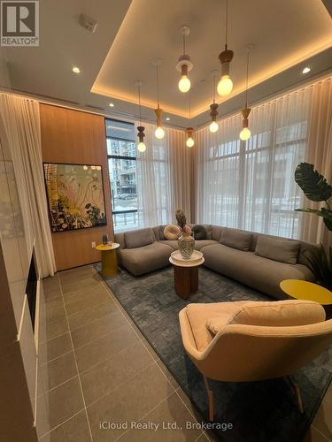 411 - 720 Whitlock Avenue, Milton, ON - Indoor Photo Showing Other Room