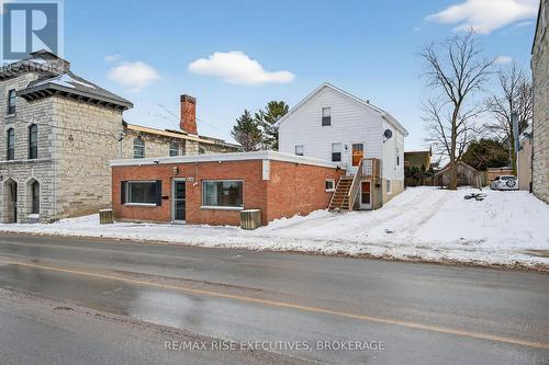 676 King Street W, Kingston (Central City West), ON - Outdoor