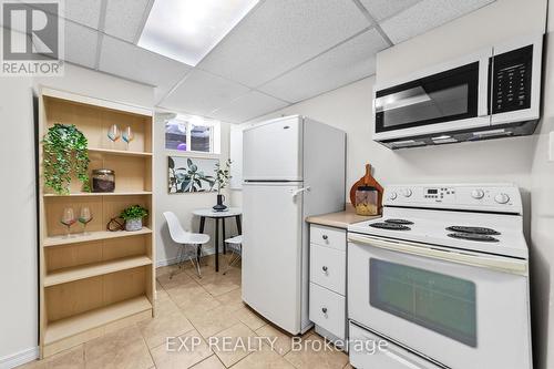 667 Eden Avenue, London South (South R), ON - Indoor Photo Showing Kitchen