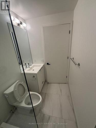 2807 - 8 Interchange Way, Vaughan, ON - Indoor