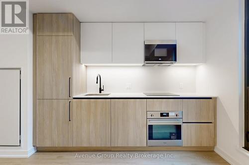 632 - 35 Parliament Street, Toronto, ON - Indoor Photo Showing Kitchen