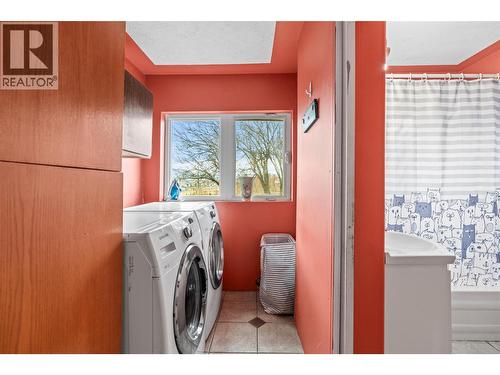 1978 Pleasant Valley Road, Spallumcheen, BC - Indoor Photo Showing Laundry Room