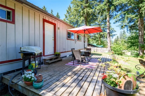 2030 Black Creek Rd, Black Creek, BC 