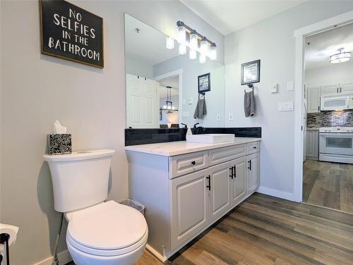 2008A-5052 Riverview Road, Fairmont Hot Springs, BC - Indoor Photo Showing Bathroom