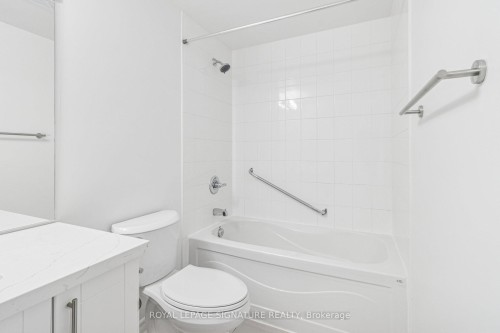 226-2885 Bayview Avenue, Toronto, ON - Indoor Photo Showing Bathroom
