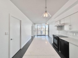 2705-126 Simcoe Street  Toronto, ON M5H 4E6