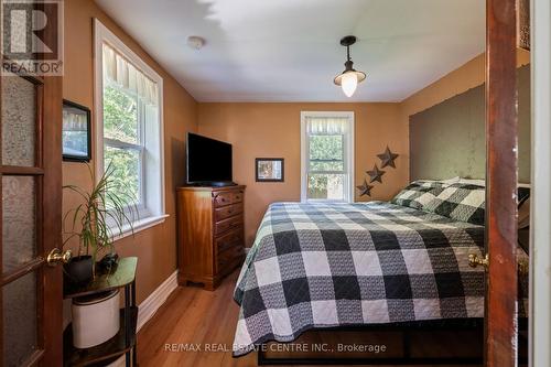 637217 Prince Of Wales Road, Mulmur, ON - Indoor Photo Showing Bedroom