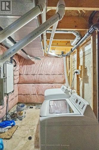 56 - 811 Sarnia Road, London North (North M), ON - Indoor Photo Showing Laundry Room