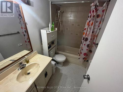 909 - 10 Edgecliff Golfway, Toronto, ON - Indoor Photo Showing Bathroom