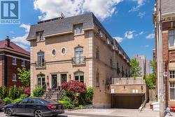 4 - 22 BALMORAL AVENUE  Toronto, ON M4V 1J4