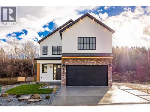 Great curb appeal - 980 Bull Crescent, Kelowna, BC - Outdoor