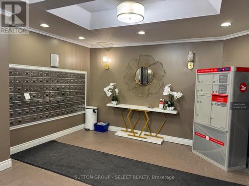 906 - 858 Commissioners Road E, London South (South H), ON - Indoor Photo Showing Other Room