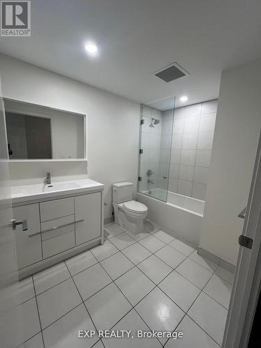 519 - 212 King William Street, Hamilton, ON - Indoor Photo Showing Bathroom