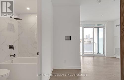 413 - 5 Defries Street, Toronto, ON - Indoor Photo Showing Bathroom