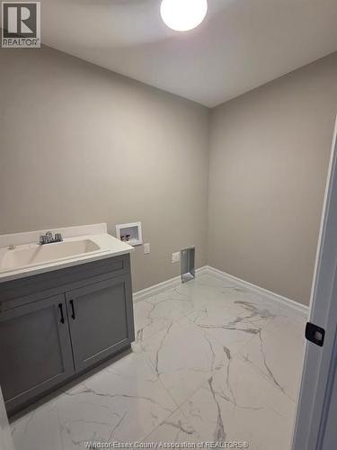 4410 Belmont, Comber, ON - Indoor Photo Showing Bathroom