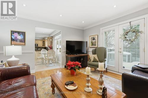92 Briarwood Road, Markham, ON - Indoor Photo Showing Living Room