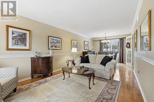92 Briarwood Road, Markham, ON - Indoor Photo Showing Living Room