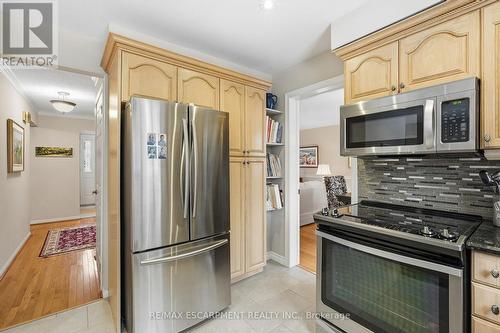 92 Briarwood Road, Markham, ON - Indoor Photo Showing Kitchen With Stainless Steel Kitchen