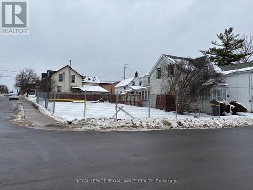 27 Water Street W, Greater Napanee (Greater Napanee), ON 