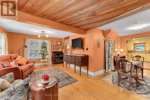 6014 Main Street, Frontenac (Frontenac South), ON - Indoor Photo Showing Living Room