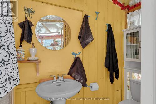 6014 Main Street, Frontenac (Frontenac South), ON - Indoor Photo Showing Bathroom