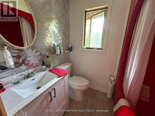 290 Grenfell Road, Kirkland Lake (Kl Outside), ON - Indoor Photo Showing Bathroom
