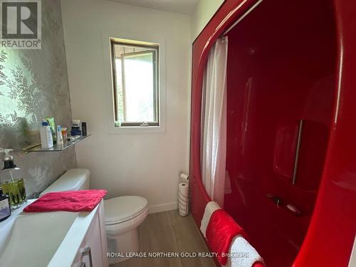 290 Grenfell Road, Kirkland Lake (Kl Outside), ON - Indoor Photo Showing Bathroom