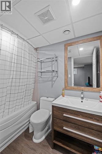 975 Sanderson Crescent, Prince Albert, SK - Indoor Photo Showing Bathroom