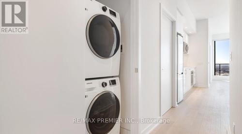 Ph 08 - 1928 Lake Shore Boulevard, Toronto, ON - Indoor Photo Showing Laundry Room