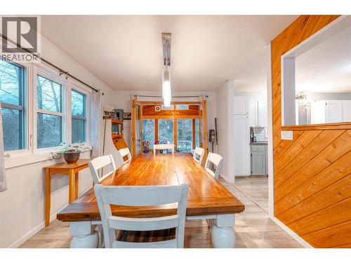 825 Ohlhausen Road, Revelstoke, BC - Indoor Photo Showing Dining Room
