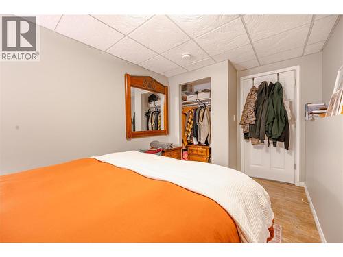 825 Ohlhausen Road, Revelstoke, BC - Indoor Photo Showing Bedroom