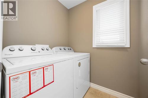 240 Bentley Court, Sarnia, ON - Indoor Photo Showing Laundry Room