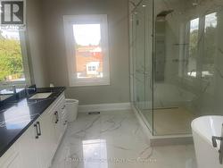 Master bedroom Washroom - 