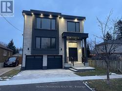 61 BERTHA AVENUE  Toronto, ON M1L 3M3