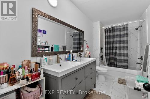 24 Charles Street, Port Colborne, ON - Indoor Photo Showing Bathroom