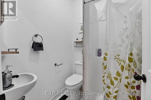 24 Charles Street, Port Colborne, ON - Indoor Photo Showing Bathroom