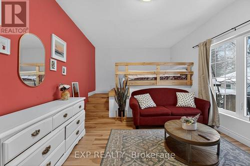 24 Charles Street, Port Colborne, ON - Indoor Photo Showing Living Room