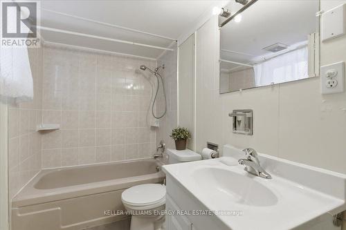 81 Haymarket Road, Toronto (Downsview-Roding-Cfb), ON - Indoor Photo Showing Bathroom