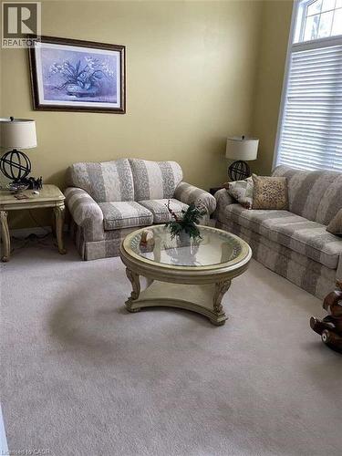 4834 Huron Heights Drive, Mississauga, ON - Indoor Photo Showing Living Room