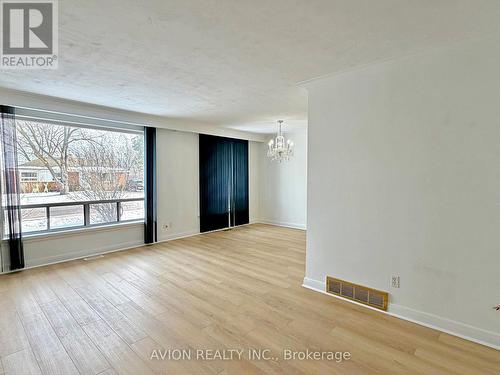 50 Tormore Drive, Richmond Hill, ON - Indoor Photo Showing Other Room